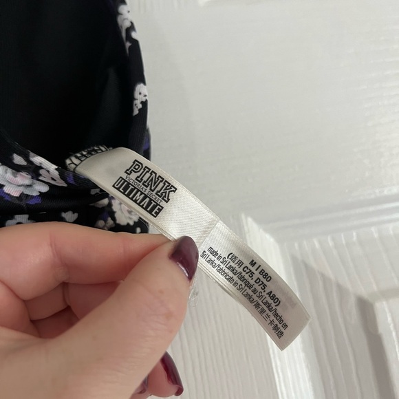 PINK Ultimate Sports Bra Size M - Picture 3 of 3